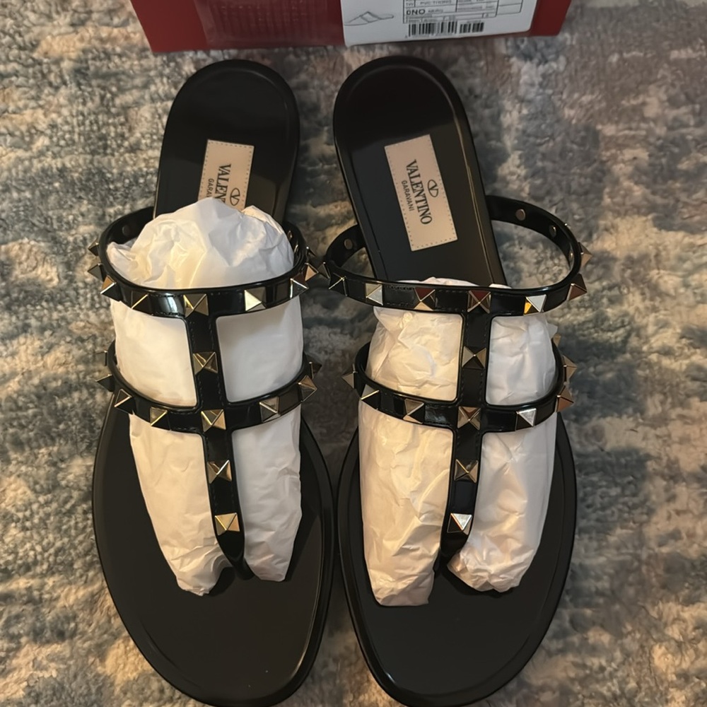 New - Valentino Garavani Flat Sandals